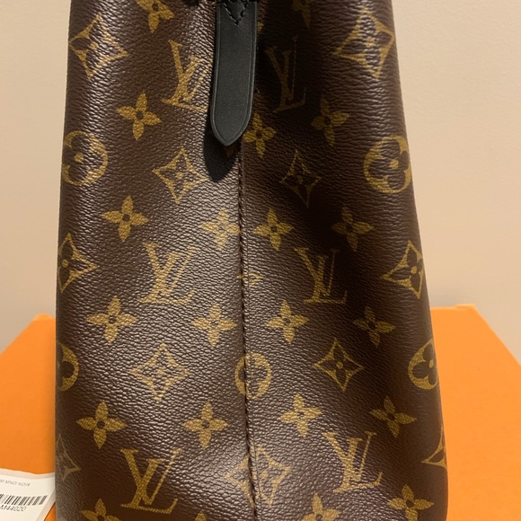*SOLD* Louis Vuitton Neonoe Noir - Picture 4 of 13